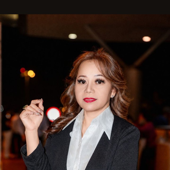Kelly Daniels · Kiều Quan